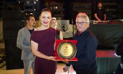 Makzume Ailesine Plaket