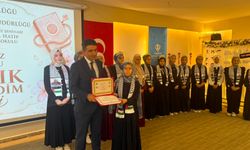 Hafızlık Eğitimini Tamamlayan Kız Öğrenciler Belgelerini Aldı