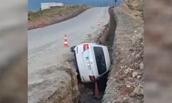 İskenderun'da Otomobil Kazılı Kanala Düştü!