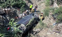 Samandağ’da otomobil dereye yuvarlandı...
