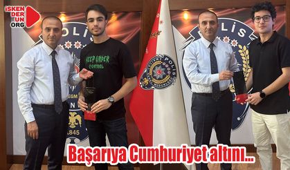 Başarılı Üniversiteliye Cumhuriyet altını…