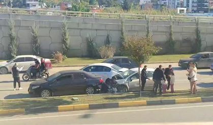 Battı-Çıktı Mevkiinde Zincirleme Trafik Kazası!