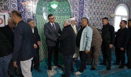 Dönmez Bayram Namazını Şekere Camii’nde Kıldı