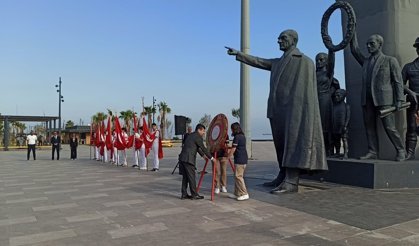 Atanın manevi huzuruna 23 Nisan saygı çelengi…