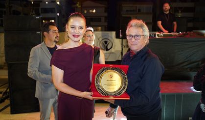 Makzume Ailesine Plaket