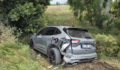 Arsuz’da Otomobil ile Transit Çarpıştı