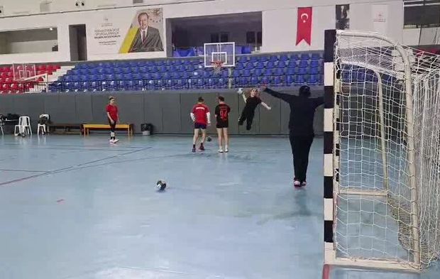 İskenderun Belediyespor İzmir’e Kader maçına gidiyor...