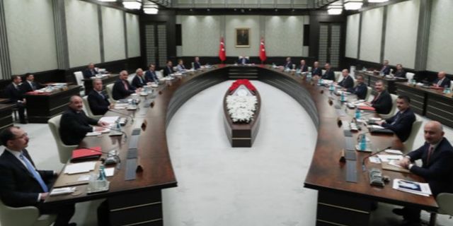 Kabine toplanıyor... Ana gündem deprem ve seçim!