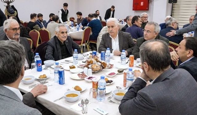 Hacılar Vakfı'ndan iftar yemeği