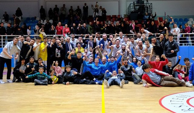 Basketbolda play-off sevinci