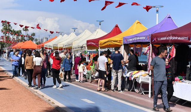 ‘Deprem Dayanışma Pazarı’ depremzede üreticileri ağırlıyor