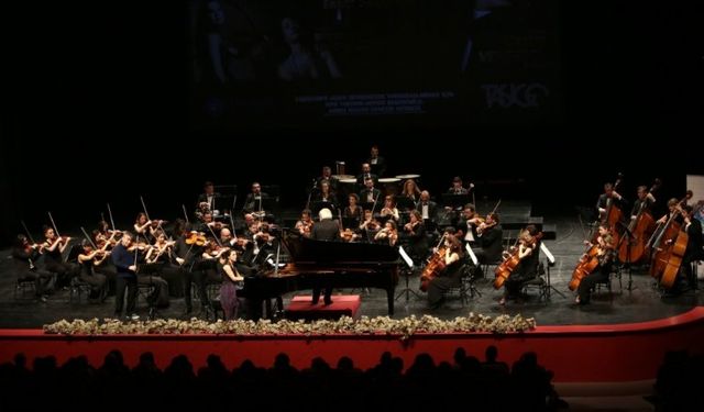 Dünyaca ünlü sanatçılardan depremzedeler yararına konser