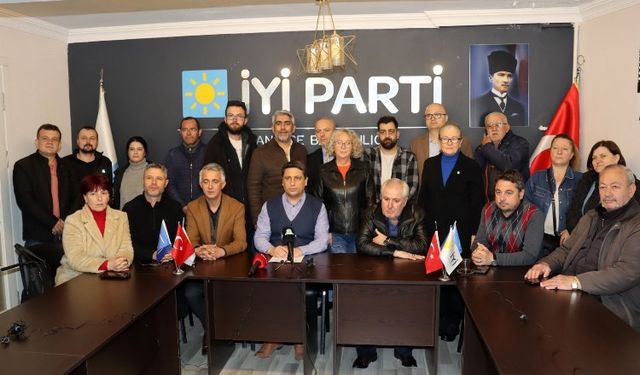 İYİ Parti Keşan İlçe Yönetimi görevinden ayrıldı