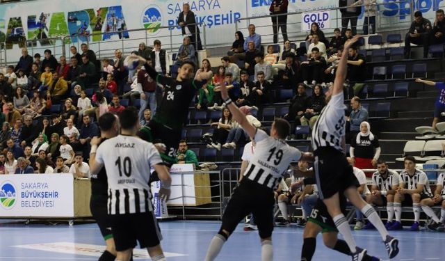 Sakarya hentbol Beşiktaş’a mağlup oldu