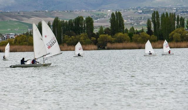 Başkent'te yelken rüzgarı