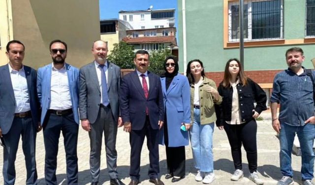 İYİ Partililer sandık ilgisini değerlendirdi