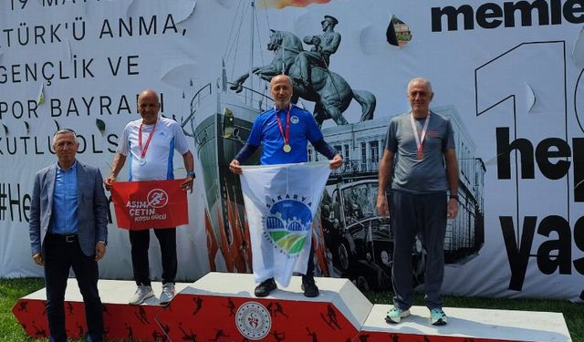 Sakaryalı sporcular yarı maratonda kürsüye çıktı