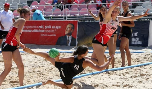 EHF Avrupa U17 Plaj Hentbolu'nda ikinci gün tamamlandı