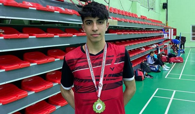 Osmangazili badmintoncudan altın madalya