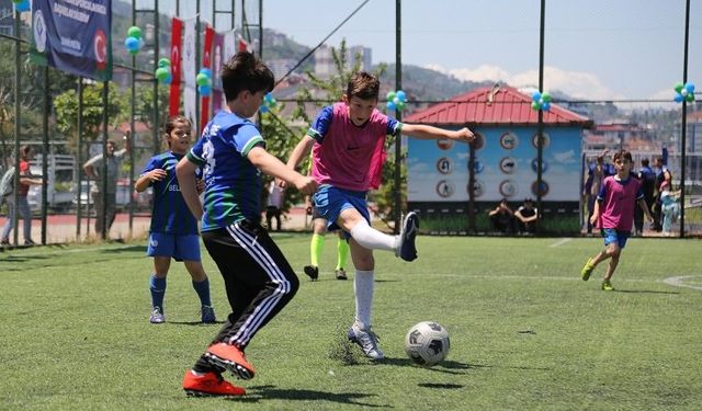 Rize'de mahalleler arası futbol turnuvası