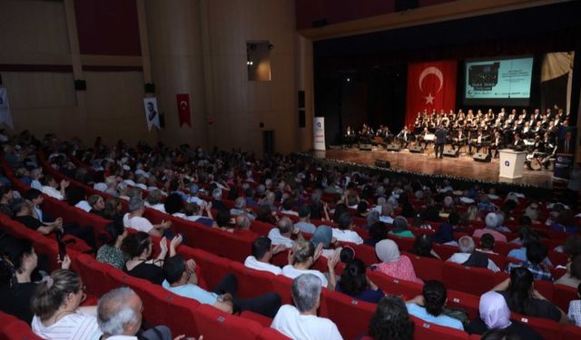 “Türkü Türkü Türkiye’m” konseri coşturdu