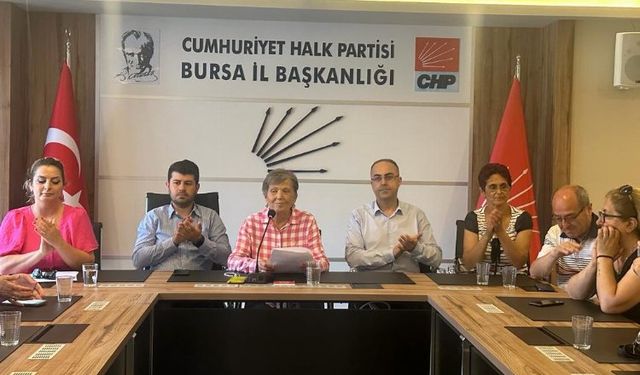 CHP'li kadınlardan Büyükorhan'daki çağdışı karara tepki