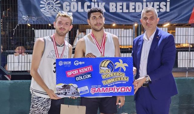 Gölcük'teki Plaj Voleybolu'nda şampiyon belli oldu