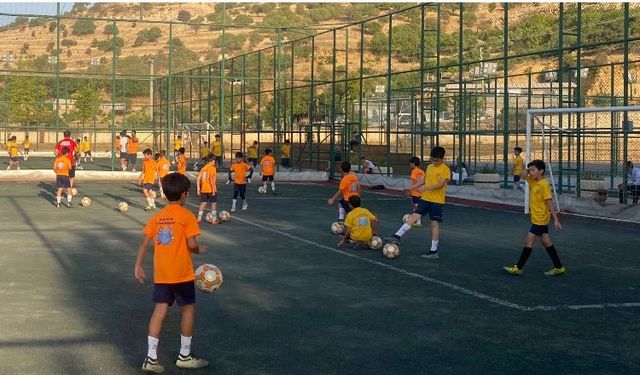 Mardin Büyükşehir geleceğin futbolcularını yetiştiriyor