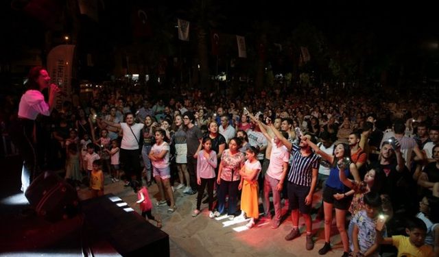 Yaz konserleri müzik ziyafeti yaşatıyor