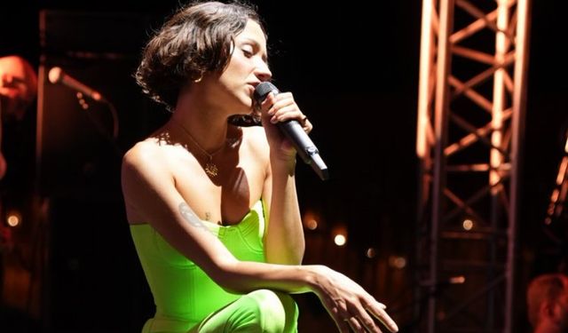 Zeynep Bastık'tan yaz konserleri