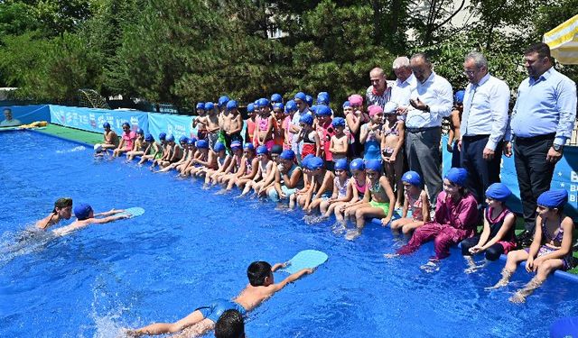 Bursa'da okul bahçelerinde serinleten eğitim