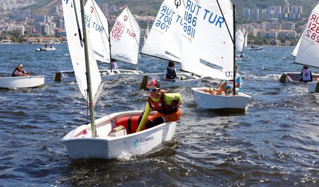 İzmir kurtuluşuna Narlıdere'den yelken açtılar