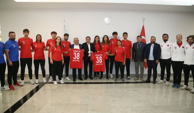 Memduh Büyükkılıç'tan Kayserispor'a moral