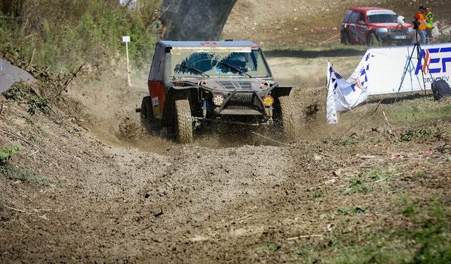 Sakarya'da tozu dumana katıyorlar