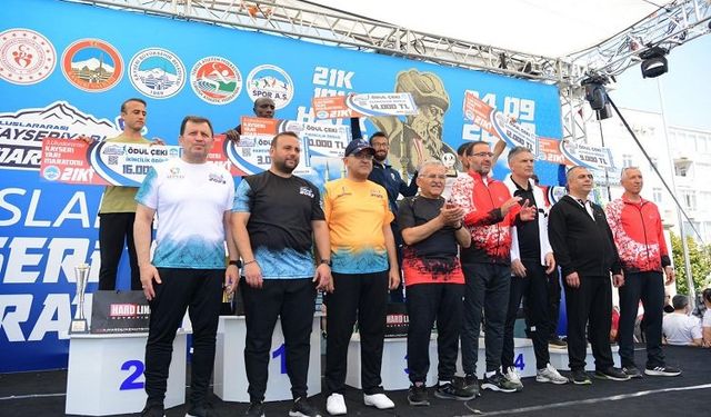 Uluslararası Kayseri Yarı Maratonu nefesleri kesti