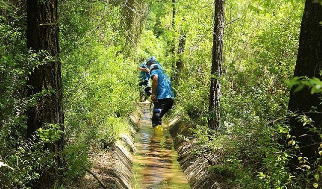 Büyükşehir’den Kış Öncesi Sulama Kanalı Temizliği