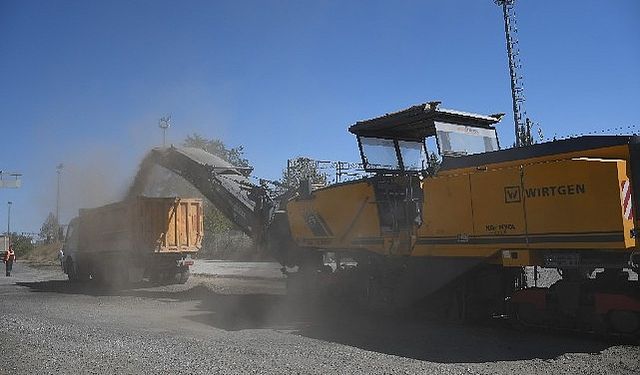 Demir Hattı Caddesi'nde 850 metrelik yenileme