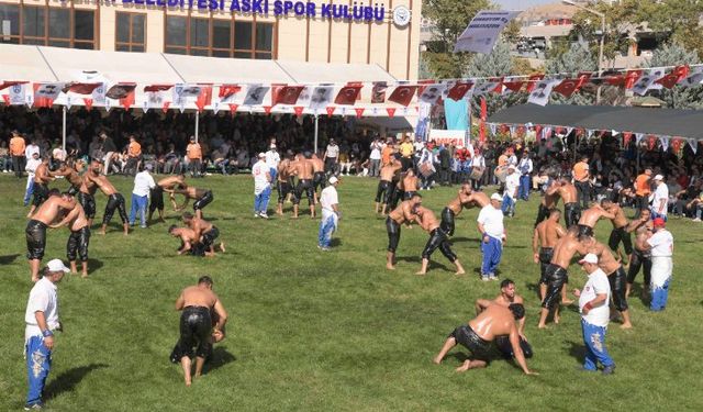 Başkent er meydanına döndü