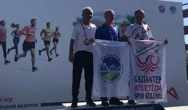 Sakarya atletizmde şampiyonluğu kaptırmadı