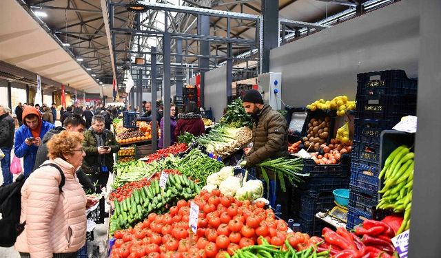 Esnaf ve vatandaştan yenilenen Ulus Hali’ne tam not