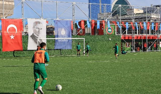 İstanbul Büyükşehir'in yenilediği spor tesisi açıldı