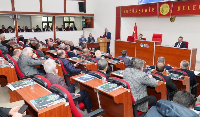 Başkan Yüce Sakarya Meclisi'nden seslendi: İlk günkü aşkla buradayız