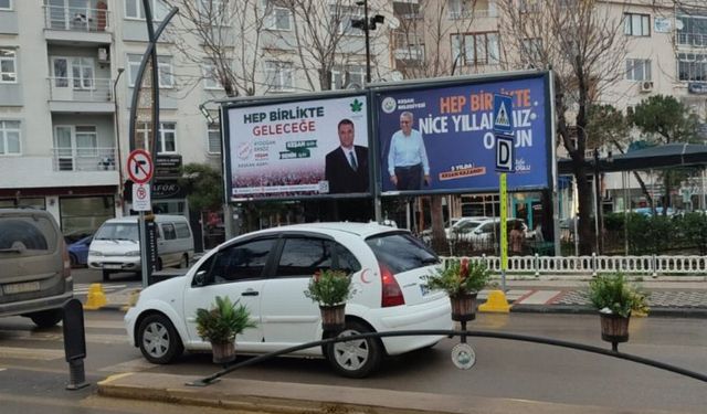 Keşan'da Gelecek Partisi'nden bilboard tepkisi