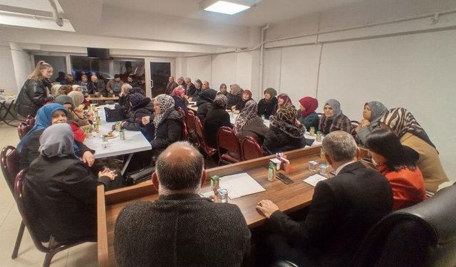 AK Parti Pazaryeri A takımı parti üyelerine tanıtıldı