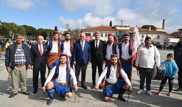 Başkan Ergün'e Kula'da sevgi seli