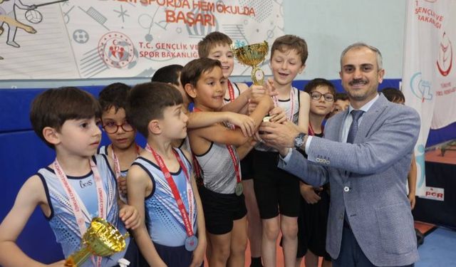 Çayırova’nın minik jimnastikçiler başarı kürsüsünde