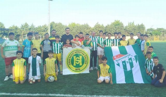 Hürspor’un miniklerinden Bursaspor’a destek