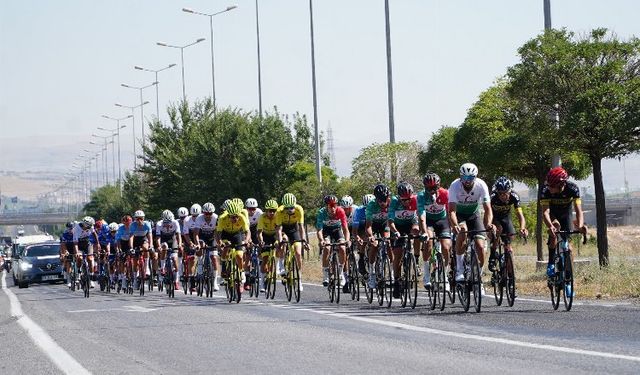 Pedallar uluslararası puanlar için çevrildi