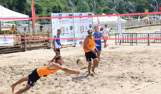 Şile sahili plaj voleybolu ile renklendi