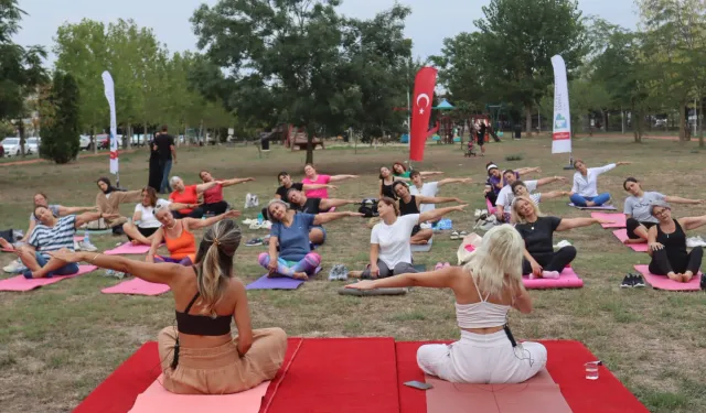 İzmitliler yoga ile 'Nefes Al'dı